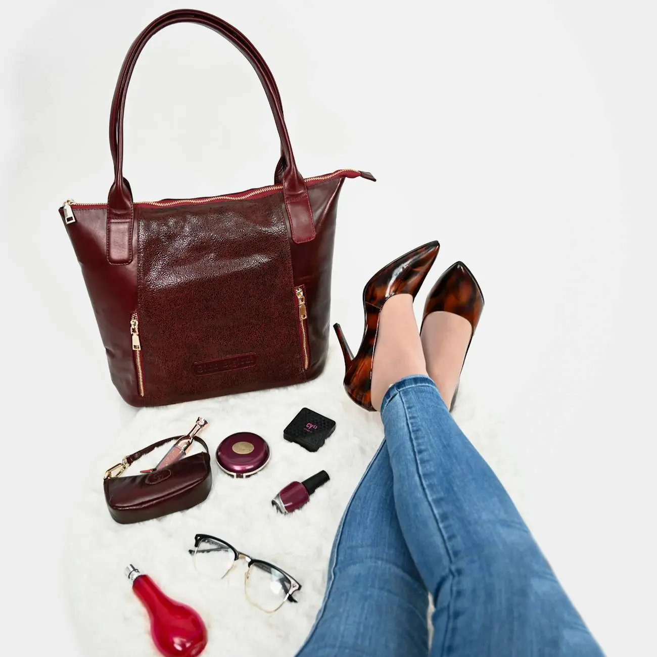 Leather bags thumbnail